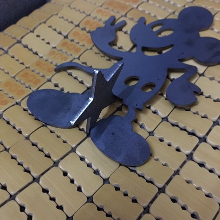 CO2激光切割機切（qiē）割皮料樣品