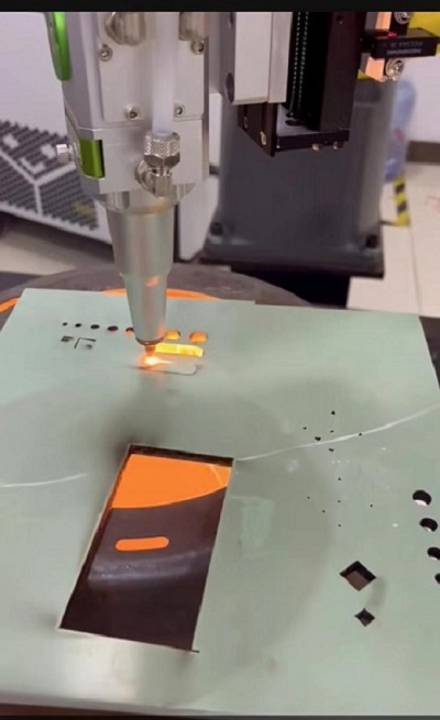 三維激光切割（gē）機設（shè）備